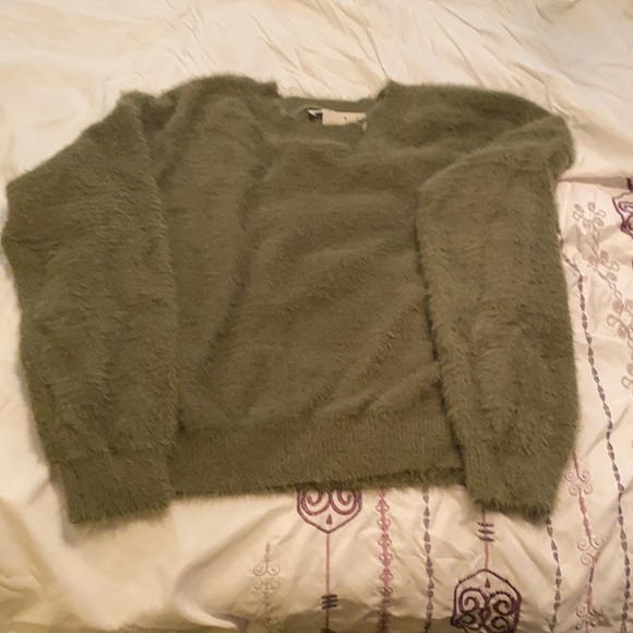 Sweater - Picture 5 of 5